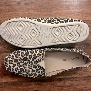 Tom’s leopard print